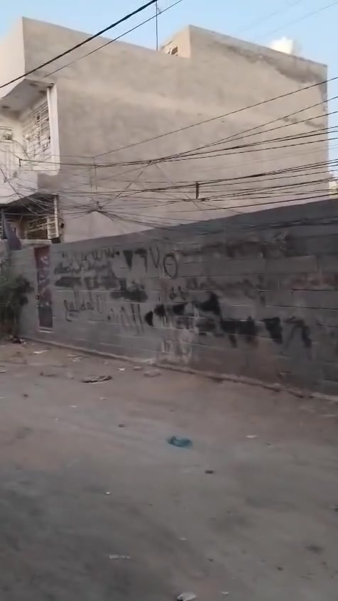 سلام عليكم قطعه ٢٠٠ م للبيع بحي العباس ثاني قطعه عن الشارع الحولي محدوله وجاهزه للبناء التفاصيل اكثر الاتصال ع الأرقام التاليه *********** او ***********
