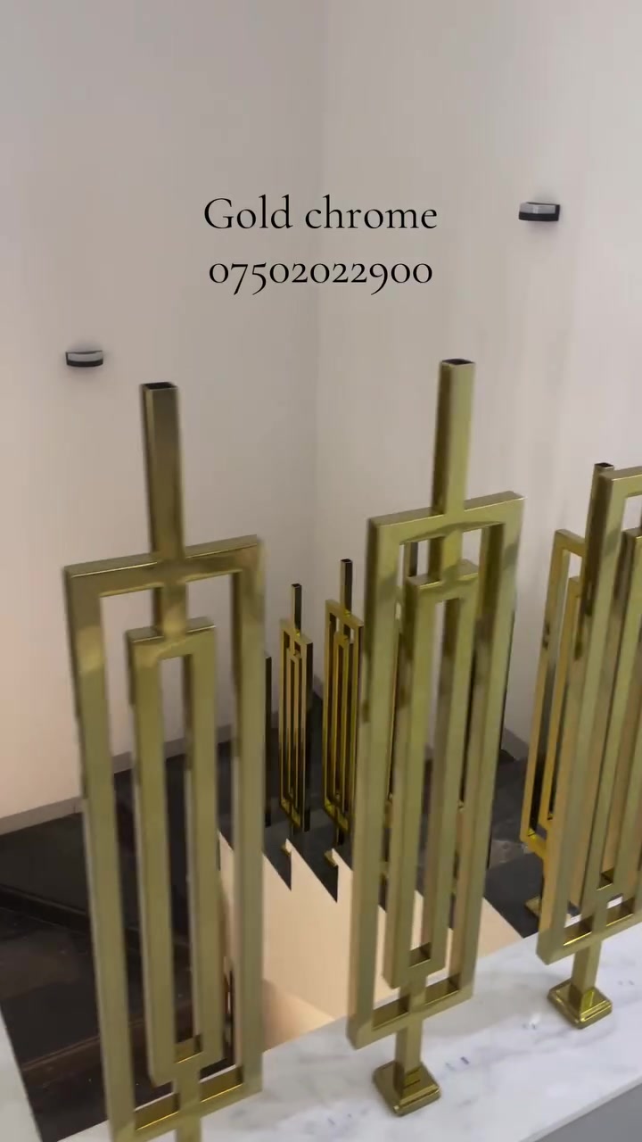 ستانلس ستيل • خشب سنديان • تصميم حسب الطلب