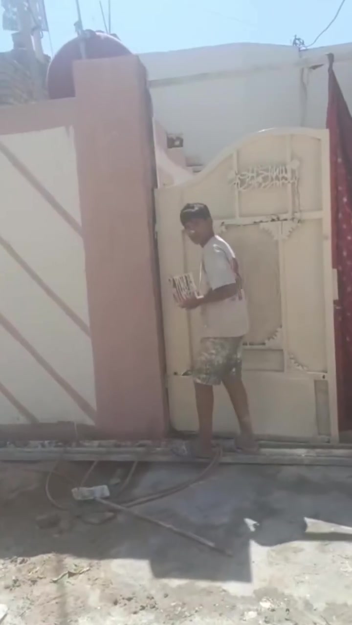 سلام عليكم من رخصت مدير المحترم دار للبيع في مجمع فدك المشتل مقابيل النفط يم سكلت أبو براهيم مساحة ١٠٠ متر قاط واحد البيت ترميم جديد وبسعر المي راعي متوازي التصوير واضح امامكم ولدينا عروض أخرى بسعار مناسبه السعر ٢٣ وبي مجال حك الجيه الستفسار مكتب المصطفى دلال ابو علي ***********
