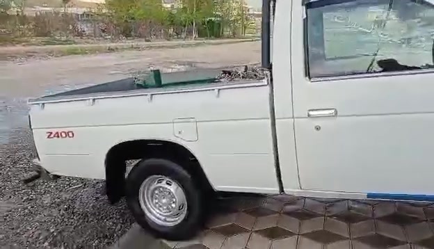 سڵاو ئە م تاکە 4قولاپە بۆ فروشتن گیر مە کینە ئە کسل کراوە بە 2002 هه موو گیانی بە شە رت کارە با ی هه مووی ئیش دە کات تای با شە ***********سلیمانی هه وار شار ئاڕم پلاستیک هه موو لیر بە شە رت
