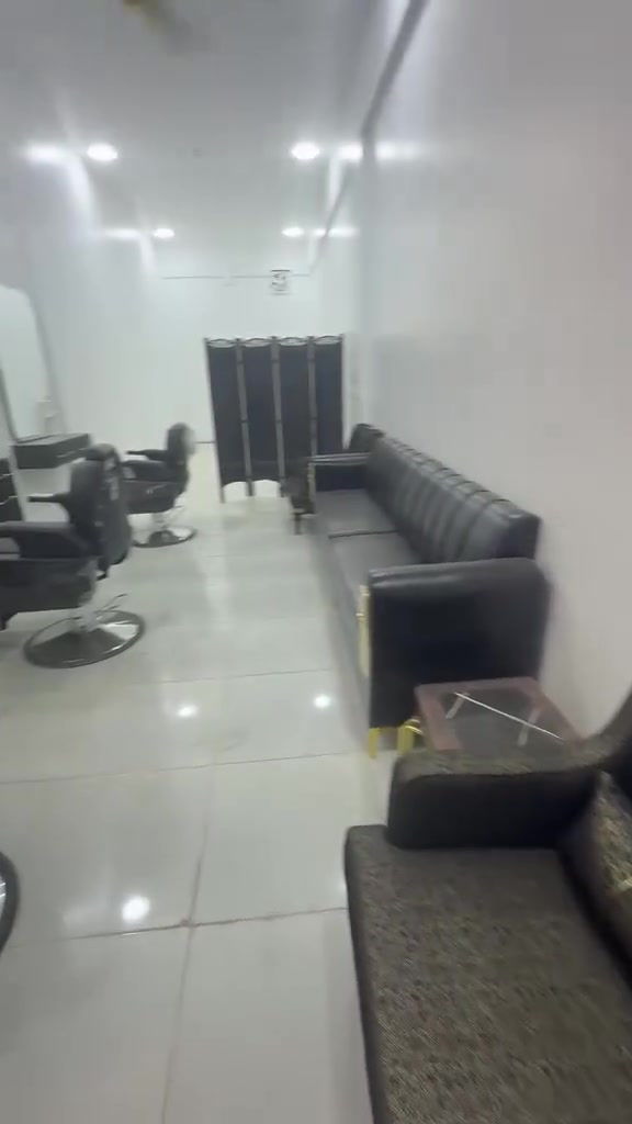 محل حلاقة للبيع لعدم التفرغ
العنوان/ بغداد قضاء المدائن ناحية الوحدة مجاور كلية المدائن لجامعة 

رقم هاتف ***********
