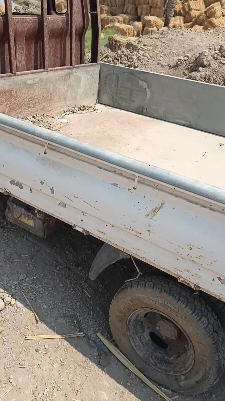 السلام عليكم
كيه بومه ٢٠١٣محتركه
مكان ديوانيه
تنباع تفصيخ بس قماره محروكه 
***********
