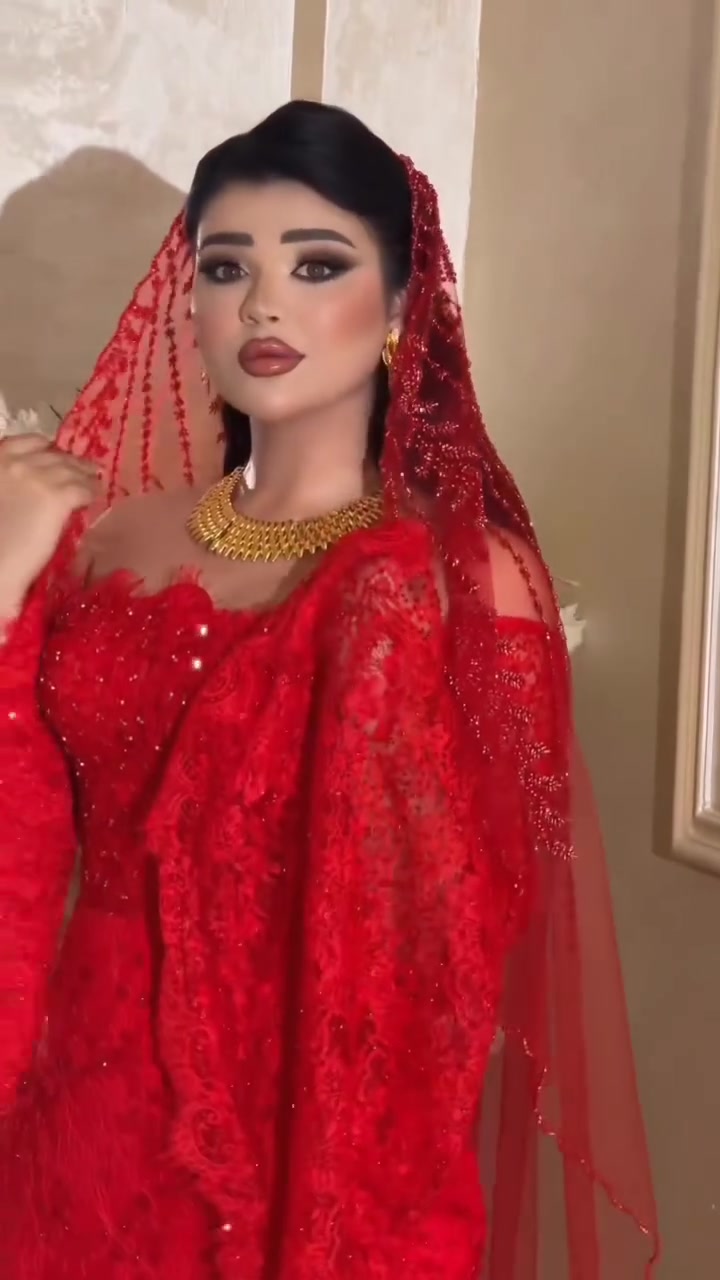 الجميلة @vv8iv 
ابداع makeup الفنانة @tamara_.m98 
صالون الجميل @tota_brand.1 
تصميم المبدع @mj___wedding 
#explore #love #makeup #makeupartist #عالعين
