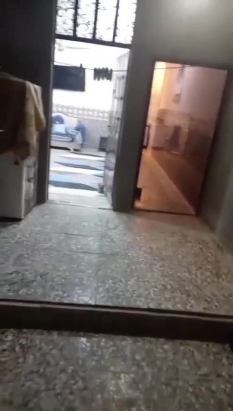 السلام عليكم بيت للبيع مساحة ١٠٠ متر زراعي رفت صب وعالي عن شارع
منطقه خدمات دخلت إلها ديشتغلون بيها كملت مجاريها وتبليطها راح يصير مقرنص تجي وتشوف بعينك وتسأل 
بيع مستعجل
عنوان سبع قصور قرب مركز شرطة سبع قصور قرب سيطره ع مشروع  ع آيدك اليمنى إذا جاي من جهة حي اور قرب شفلات بني تميم 
للاستفسار الاتصال  ع رقم *********** 
متواجد اتصال و واتساب
