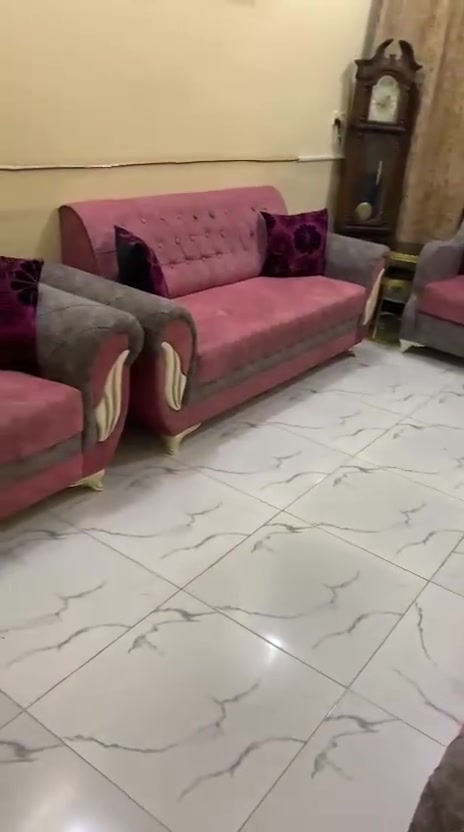 تخم للبيع 10 مقاعد لونه حلو وكلش نضيف سعره 350 وبي مجال للاستفسار اكثر ‭***********‬ مكاني الزعفرانيه اربع شوارع
