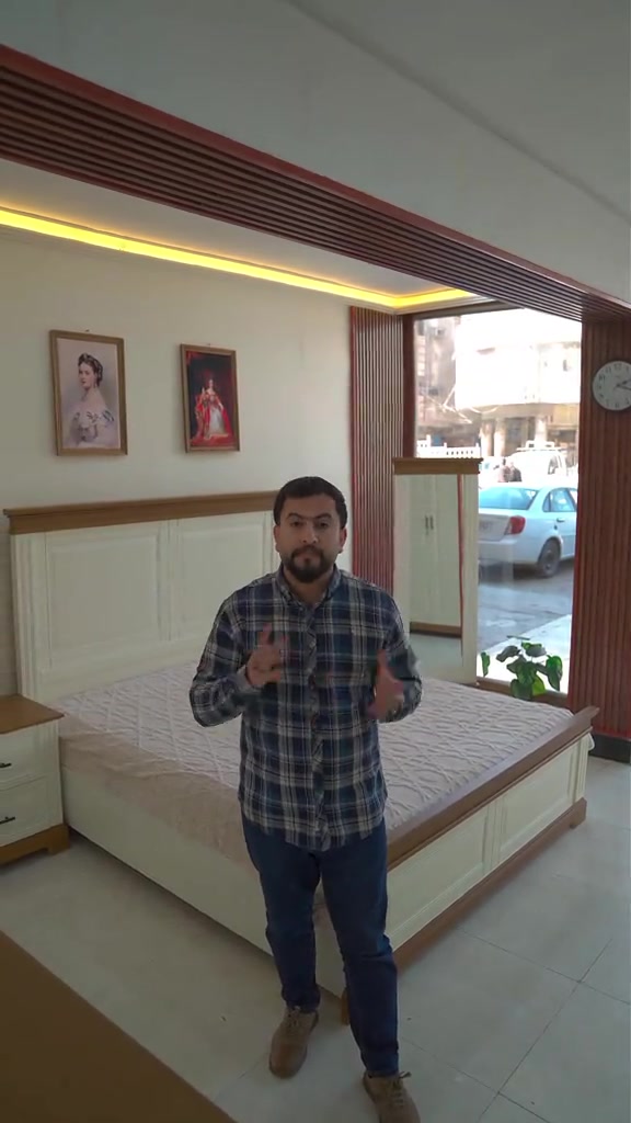 ⁨	حين تجتمع الفخامة مع الإتقان… يولد موديل آشور. تصميم راقٍ ونجارة عراقية أصيلة تضيف لمنزلكم لمسة ملكية لا تُنسى. 🤍 موديل اشور نجارة عراقية 100% 🇮🇶 ضمن وجبة الدرجة الأولى 💰 السعر: 3,350,000 دينار المواصفات: • غرفة 6 أبواب طابقين مع ملحق داخلي • الداخل صاج طبيعي سماكة 4 ملم • واجهة الغرفة MDF سماكة 9 ملم • جميع ملحقات الغرفة والكنتور واجهة 9 ملم MDF والداخل 4 ملم صاج طبيعي • القاعدة بلوك صاج • الظهر چرچوبة داخلية مع شد براغي لزيادة المتانة • نرمادة شرطية • مجرات سكك هيدروليك • صبغ أوف وايت و صاج طافي 🎁 طابورية هدية 📏 قياسات الغرفة: • الكنتور: طول 3.30 م – ارتفاع 2.60 م – عمق 60 سم • الميز مع مراية: 1.60 م • الجرباية: 3.00 م • المنام: 1.70 × 2.00 م • الزاوية: 1.15 م – عمق 60 سم – ارتفاع 2.60 م 🚚 الشد والتوصيل مجاني إلى جميع محافظات العراق متوفر لدينا داخل صالة العرض تشكيلة واسعة من الموديلات 😊 📍 العنوان: الحلة – منتصف شارع أبو القاسم من جهة سوق الحلة الكبير مجاور دكتور مكي الإبراهيمي طبيب الأسنان 📞 *********** 📞 *********** #معرض_ومعمل_الخزرجي_للأثاث    #غرفة_نوم #fypage #اكسبلور #اثاث 
