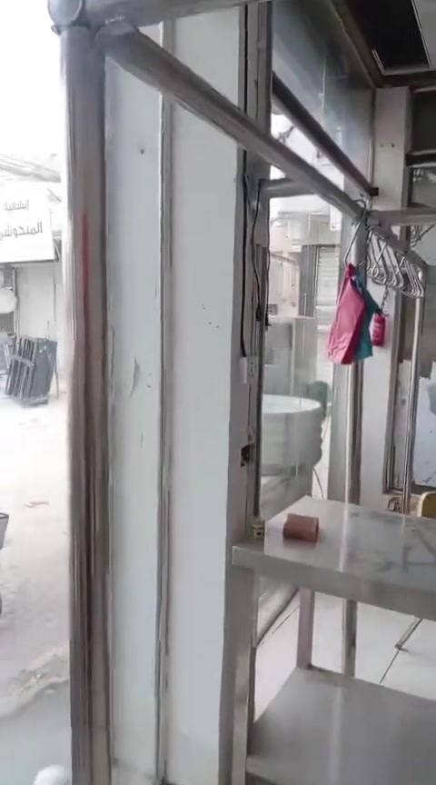 محل قصّابية • أغراض شبه جديدة • جاهز للشغل