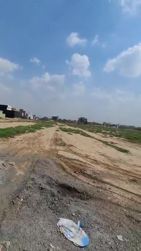 @القطعه طابو صرف الموقع تقاطع القدس مقابل كليه بلاد الرافدين قريب على جسر المشات المهر دار المساحه /190/متر الواجهة /9/ونص النزال /20/متر معلومه القطعه تقع على شارعين كل شارع عرضه /15/متر ترهم سكن للطلبه الكليه رقم القطعه /412/  السعر ب /85/وقابل للتفاوض حسب القناعهالقطعه طابو صرف مو زراعي استلام مال جريح عسكري تحويل ثاني يوم القطعه حره مابيها قاصرين  تفاصيل  اكثر وتساب  /***********/
