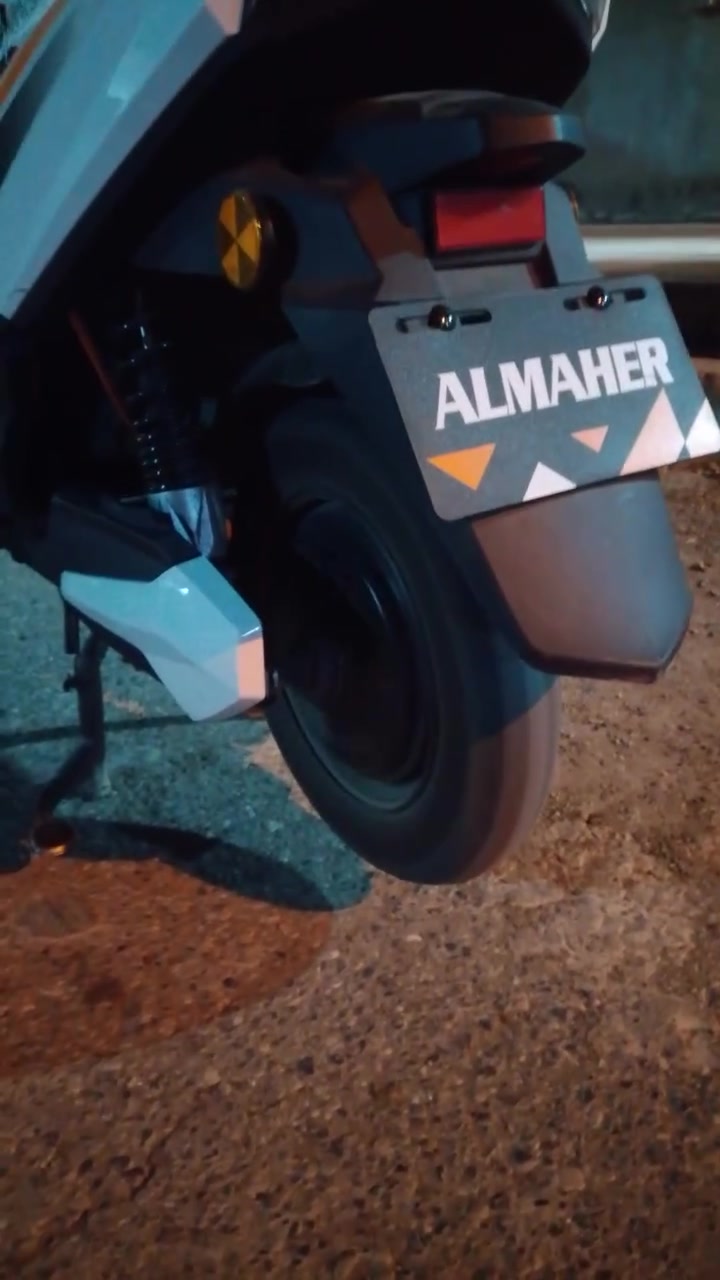 ماطور شحن للبيع
الماهر سكنس 
6 بطاريات 
لايتات عالي ناصي
سويجين بصمتين
گشن صندوك ينفتح وينسد 
سرعه حقيقيه ٦٠ 
٣ نمر 
اشارات 
R رجوع للخلف 
دسكات أمام وخلف شغالات 
الماطور نضيف جدا مستخدم ٣ اسابيع فقط 
السعر مليون ومئة ألف وبيه مجال للطيبين 
للاستفسار *********** هاذ الرقم زين 
*********** هاذ الرقم اسيا
مكاني الموصل
