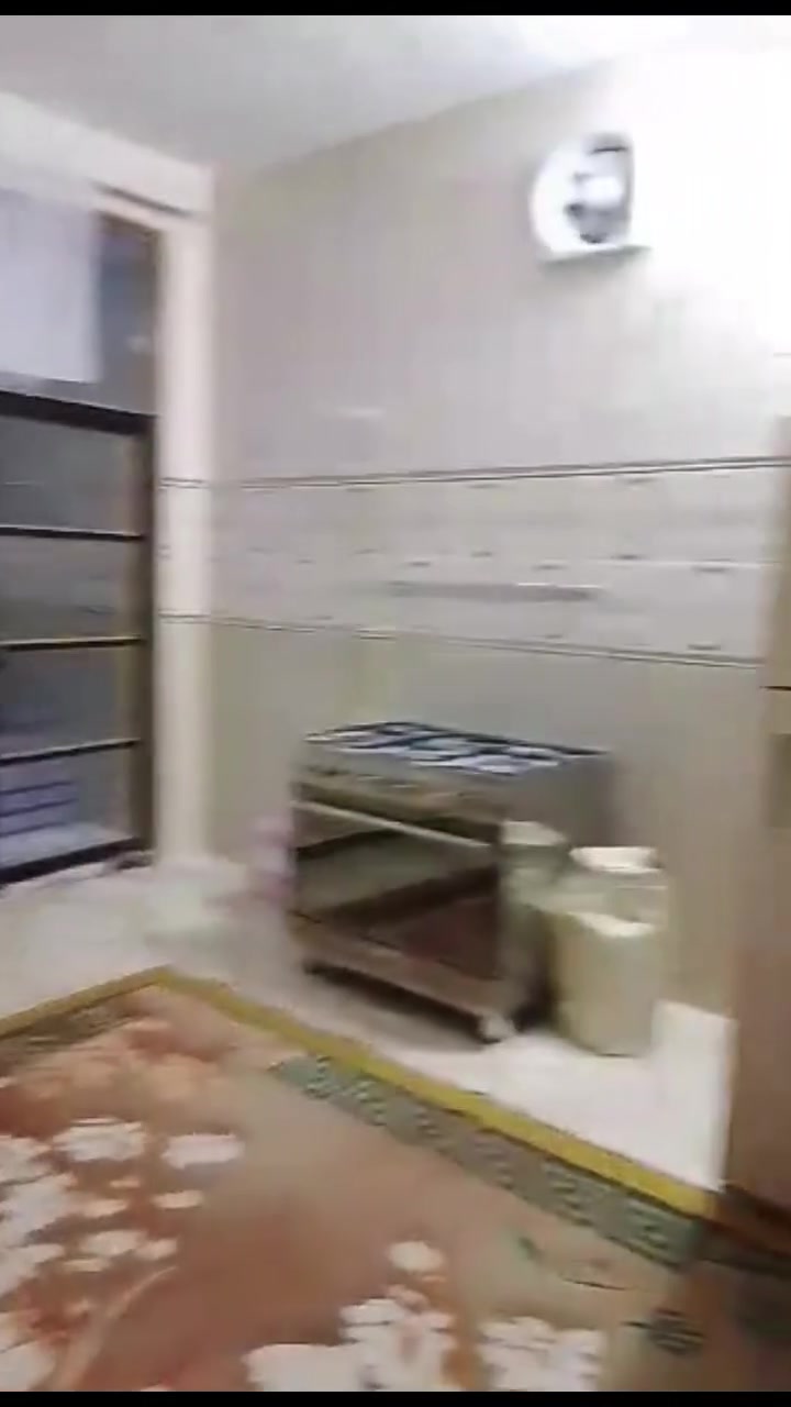 يالله
دونمين وبيهن بيت
جويميسه الغربيه
تبعد من سده 500 متر شارعه سبيس
كافت الخدمات مدرسه جديده تبعد منه 100 متر
بيت حديث بيه
غرفيتن
وصاله
ومظيف
ومطبخ
اكثر تفاصيل بل فيديو
يرهم مراوس بيت بل عسكري مرتب حسب التفاف ومعه فرق
للاستفسار الاتصال على الرقم ***********

