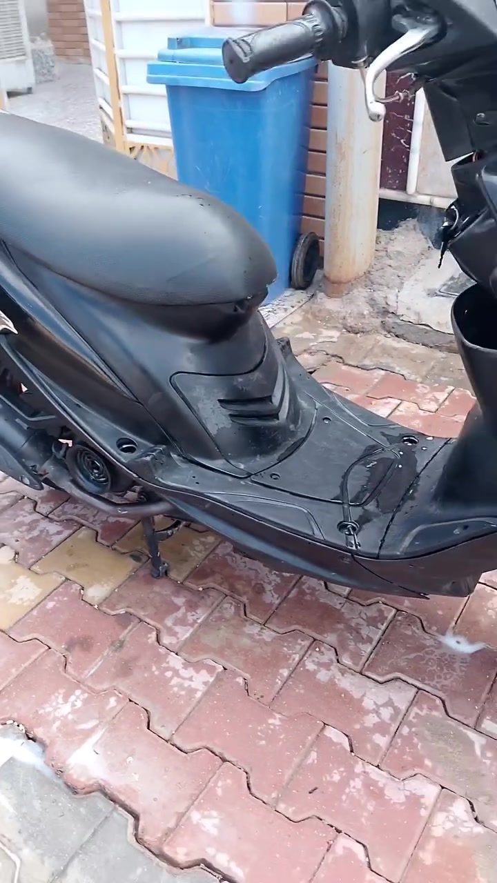 ماكس عدله • اوراق • سلف
