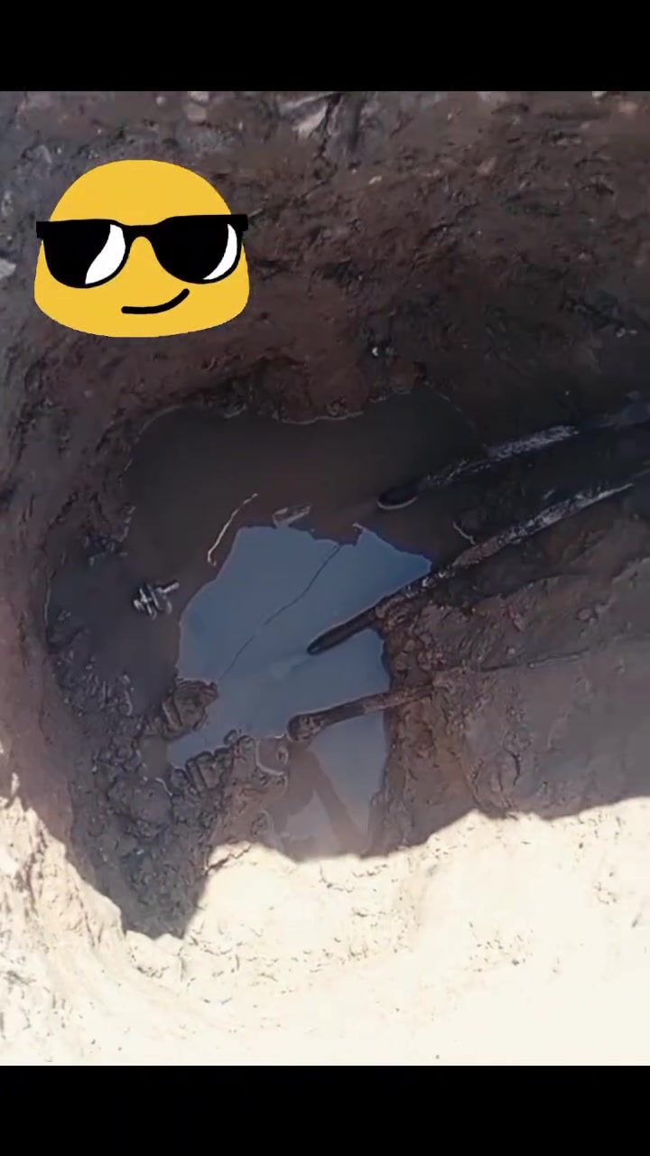 عملنا يتضمن مايلي تدخيل وتصعيد وتسليط التراب الزايد تفليش وتنضيف البيوت ورفع الأنقاذ حفر صونده من البوري حفر خزينه وبنائها ترتيب وربط المجاري الرئيسيه اتصل وابخدمتك ***********
