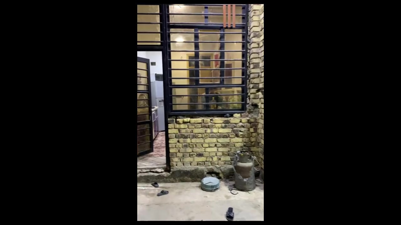 بيت حديث للبيع (طابو زراعي) 🏡
 المساحة: 150 متر مربع (طابقين - بناء حديث 2025).
 الطابق الأول: صالة + غرفة نوم + كليدور + مجمع صحيات.
 الطابق الثاني: غرفتين نوم + كليدور + مجمع صحيات.
 السعر: 90 مليون دينار (نقداً).
 التسهيلات: إمكانية الشراء بمقدمة 60 مليون والباقي أقساط حسب الاتفاق.
📞 للتواصل والاستفسار: ***********
