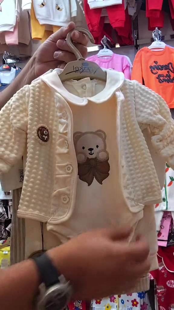 ✨👶 الجمال وصل للبيبيات! 👶✨ 💖 بدلات بيبي جديدة وحلوة موديلات تخبل وتخلي صغيركم أحلى وأشيك 😍🧸 🌸 قياسات من 3 أشهر إلى سنة ونص 🎀 موديلات جديدة وألوان تجنن ✨ خامات مريحة للبيبي ومرتبة للطلعات 📲 للحجز فقط واتساب: *********** 📍 البسه الكرم للاطفال موصل – حي سومر – مقابل أعراس راما 🚚 تتوفر خدمة التوصيل لجميع محافظات العراق 🇮🇶 #البسه_الكرم_للاطفال #بدلات_بيبي #ملابس_اطفال #مواليد #بيبيات 
