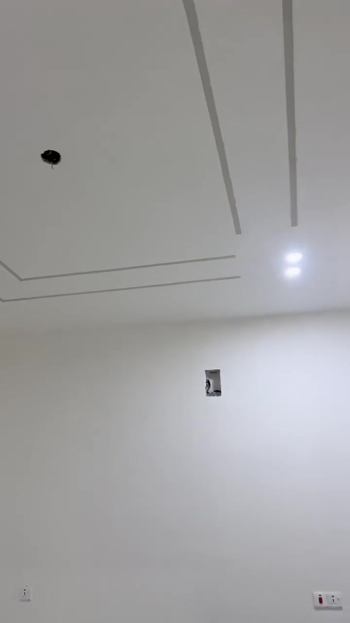 صباغ متفرغ وشتغل جميع ديكورات
‭***********‬
