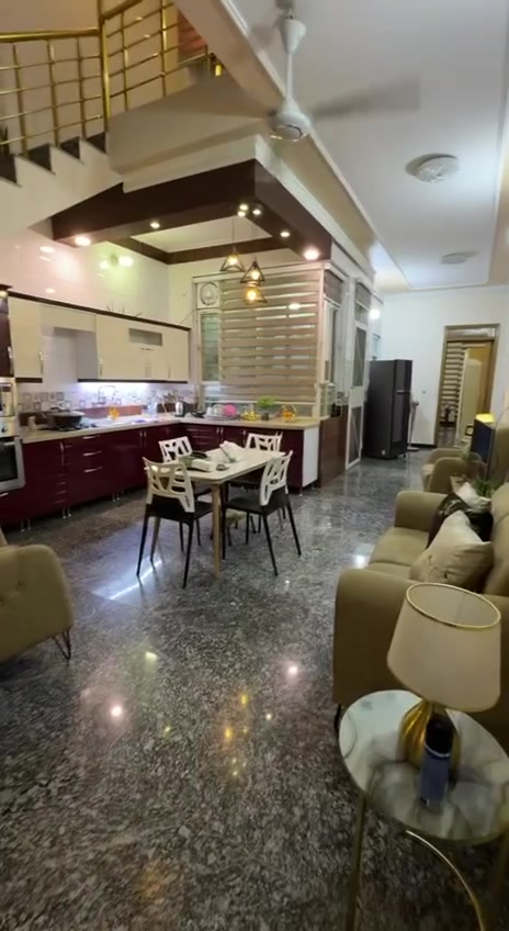 🏡 بيت للبيع في زيونة – الربيعي 🏡
📍 الموقع: بغداد – زيونة – الربيعي البيت موقع وشارع تجاري يصلح عيادات أو شركة موقع جار لصيدلية فيتامين
📐 المساحة: 165 متر مربع
📏 الواجهة: 5 متر
📏 النزال: 33 متر
🔹 تفاصيل العقار:
3 غرف نوم ماستر
صالة
مطبخ
6 خدمات
للاستفسار ع رقم *********** / ***********
