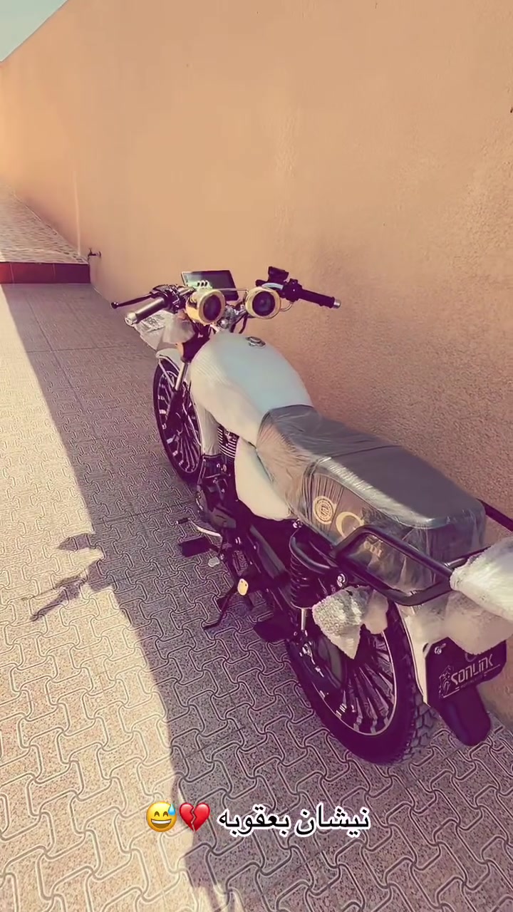 دراجه سيفان موديل 2025  محرك 200cc لونها إسمنتي رصاصي مميز مكفوله كفاله عامه من كل نواحي من تاير للتاير مابيه أي نقص قبل شهر نازله من رنبه دراجه طيران العنوان تقاطع الساده رقم *********** السعر 925بيها مجال حك جيه
