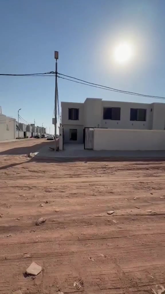 � للبيع – فرصة مميزة في النجف الأشرف
دار سكني للبيع في مجمع أبو تراب السكني
📐 المساحة: 250 م²
📍 الموقع: ركن ع شارع 30 م 
📄 سند: حر – تحويل مباشر
💰 البيع: نقداً او اقساط 

✨ موقع مميز وفرصة مناسبة للسكن أو الاستثمار.
للاستفسار اكثر  الاتصال على الرقم او واتس ***********
