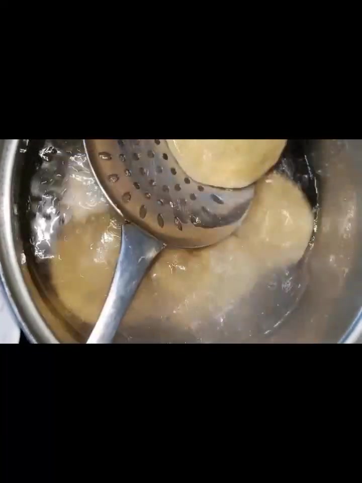 كبة جريش الاكثر طلبآ في مطبخ جدتي ✨ لانوا الي يجربة 😋 مرة تصير ادمان 🤤✨ من مطبخ جدتي… الطعم اللي يذكّرچ بلمة الأهل ❤️
أكلات بيتية تنعمل بحب، بطعم أصيل ونكهة ما تتكرر 😋🍽️
من الكبب والبورك والمعجنات إلى الكليجة وكل ما تحبونه… نجهزها بعناية حتى توصلچ مثل ما تتمنين وأكثر 🤍
🌸 لأن مناسباتكم تستاهل طعم مميز
📩 للطلب والاستفسار… راسلونا***********
مطبخ جدتي | مأكولات بيت فاخرة 🏡❤️
