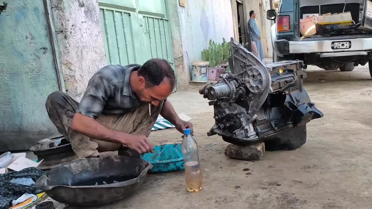 ***********
***********
ومثل ما عودناكم الشغل يسولف مو احنا نسولف أخوكم أحمد الفيتر تحياتنه للجميع تجفيت محرك كاز ستاركس مع الضمان وغراض كله أصلي وكاله موبز.
