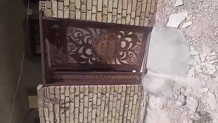سلام عليكم ٥٠م البيع سند ٢٥ ملك صرف زراعي الموقع كميره ابو كفى قرب اسواق المائده بيت يم تبليط والمجاري يتكون من مطبخ وستقبال وصحيات وغرفه نوم بيت اي نقص ما بي ***********.                                  ***********
