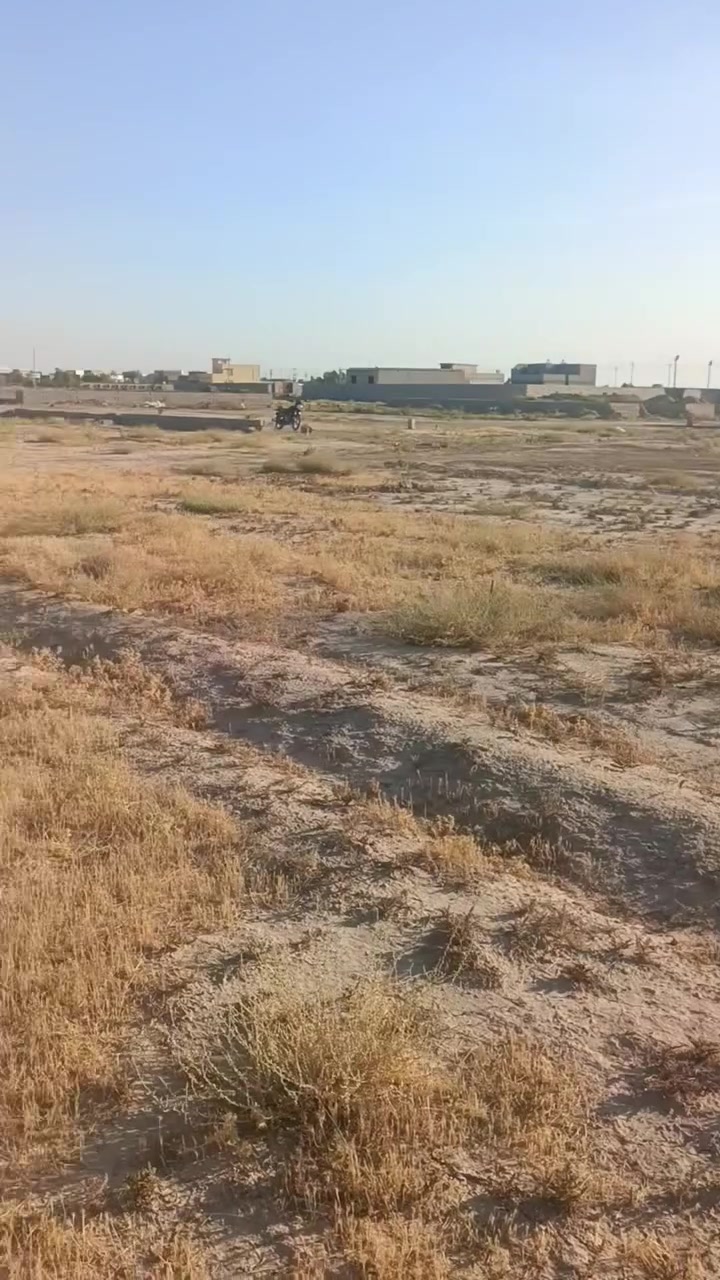 للبيع قطعه ارض زراعي نهايه شارع العلوه مقابيل ملعب بيت خشان  مساحه 650متر  السعر 4ملاين و500الف وبيها مجال الستفسار ‏‪***********‬‏
