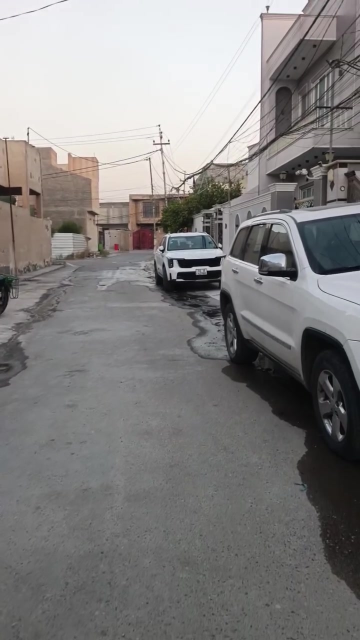 🏡 يا الله... فرصة مميزة لامتلاك بيت مرتب للبيع!
📍 الموقع: صلاح الدين – قضاء بلد – حي الحسين
📐 المساحة: 200 متر
🧱 البناء: طابوق
📄 الصنف: سند زراعي 25 – تحويل مباشر باسم المشتري
✨ مواصفات البيت: مرتب جدًا وجاهز للسكن.
💰 السعر: 175 مليون دينار، ويوجد مجال بسيط للمشتري الجاد.
📞 للاستفسار أو حجز موعد للمعاينة، اتصل على: ***********
📍 أو زوروا مكتب النجم اللامع الواقع شارع البعنون مقابل الملعب
