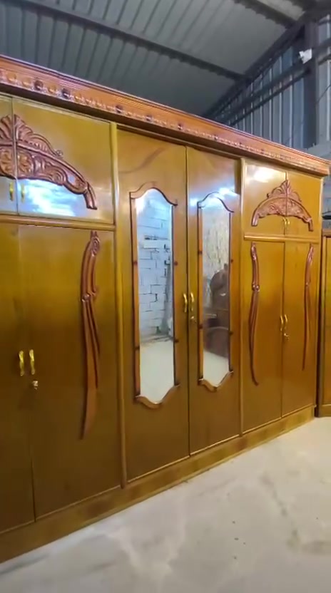 غرفه نضيف اي ضرر مابيها سعرها ٥٧٥وبيها مجال 
مكانه الحسنيه المعامل متوفر توصيل
لتواصل واتساب ***********
