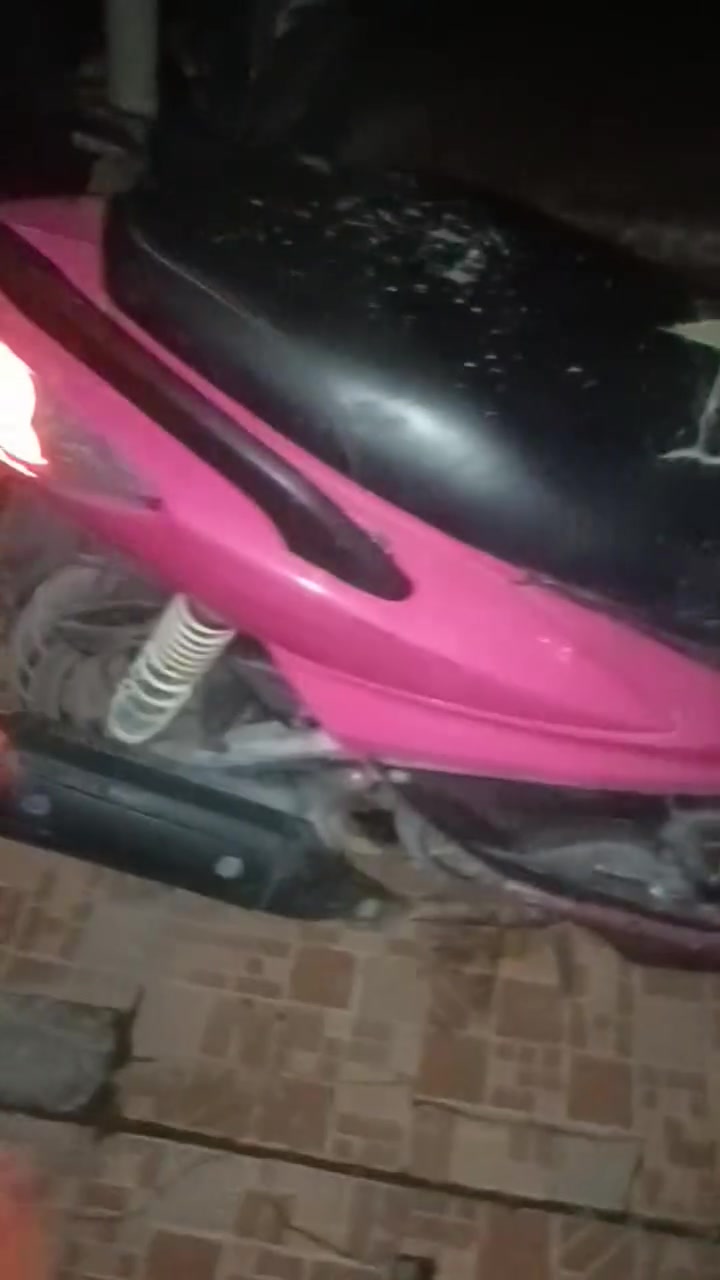 سكنس فحل ام طلعات دراجه يرادلهه ترتيب كلشي موضح بصور وفديوات  بريكات علئ طخ قفل جنطه قفل سترين شلعه معدل دبلات كهربيات كلهه شغاله فقط دشبول العنوان الكاضميه الطي متواجد وتساب سعر350بيهه مجال ***********
