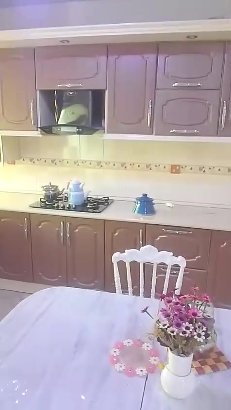 كاونتر درجه اولى السعر ٣٥٠ الشراي يجي خاص او واتساب ***********

نص مكتوب في الصور:
- HONOR X9c
