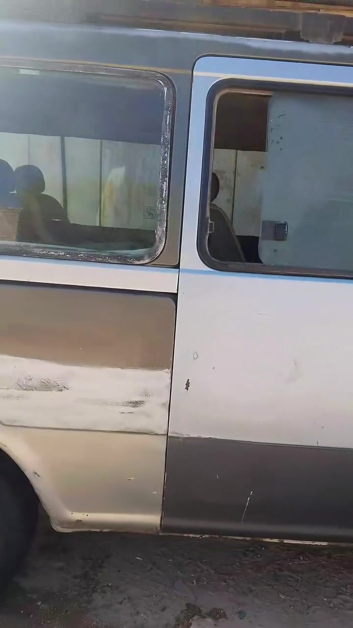سلام عليكم سيارة لبيع بريجو موديل 2000سياحي مكينة كير كسن كفالة شواصي بس واحد ليمن سنوية 2031مداور ثاني يوم دوشمة جديدة عام سعر 75بيهة مجال شراي ***********تفاصيل كثر
