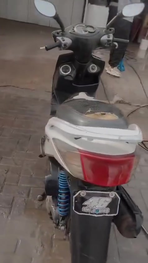 سلام عليكم شباب سكنس فحل نوزل يابان كلشي بية جديد بس نقص كهربايات تايرات جديد محرك جديد بس نقصهة كهربائية متكلفك 20 الف باتري جديد 300 بية مجال حلين طافية عنوان بغداد مدينة الصدر قطاع 19 هاتف ***********

