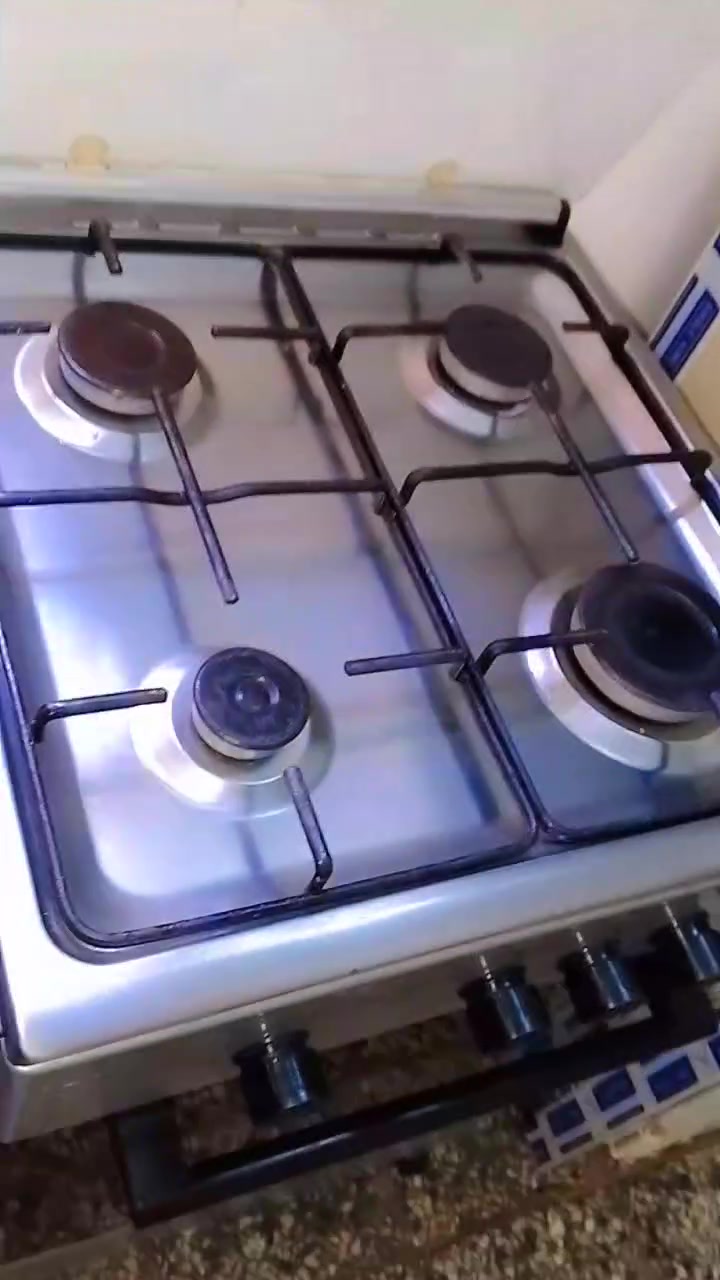 طباخ اربع عيون نظافته 95% للبيع ناره تخبل للاستفسار واتساب ***********
