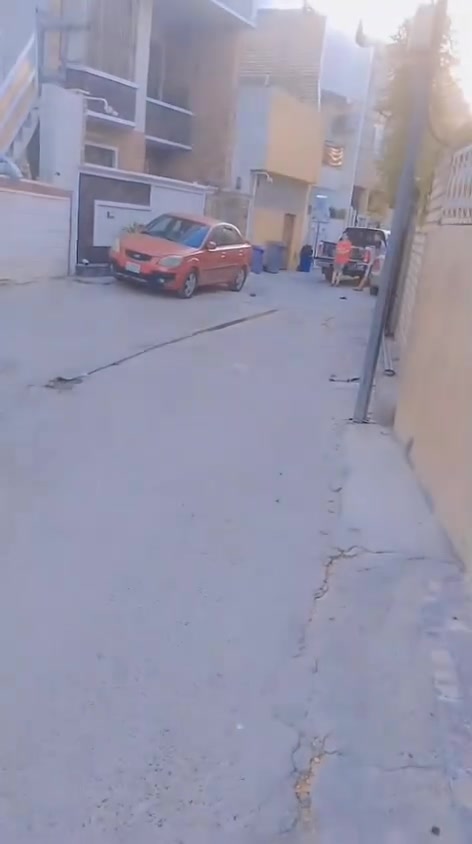 السلام عليكم تعلن شركة الجبوري للعقار والمقاولات العامه عن بيع دار ملك صرف زراعي سند 25 في منطقة الكريعات الكويتي شارع المجلس البلدي بناء نضيف 
1 المساحة 112 مترر
2 الواجه 7 مترررر 
3 النزال 16 مترررر 
4 عرض الفرع 6 متررر 
5 السعر 200 مليون وبي مجال 
يتكون من طابقين 
عنوان الشركة الكريعات الكويتي شارع حسينية ابي تراب قرب فلكة القرغولي استفسار اتصال على الارقام التاليه 
*********** أبو صكر الجبوري 
***********
