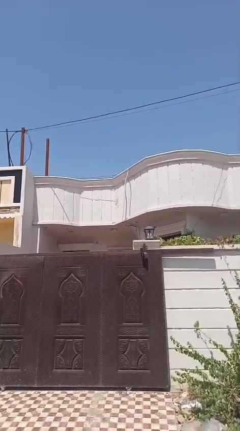 السلام عليكم بيت البيع في حي الفرسان 
مقابيل جامع الصابرين 
مساحه 150
واصله كل الخدمات 
سعره 55وبه مجال
رقم. ***********
