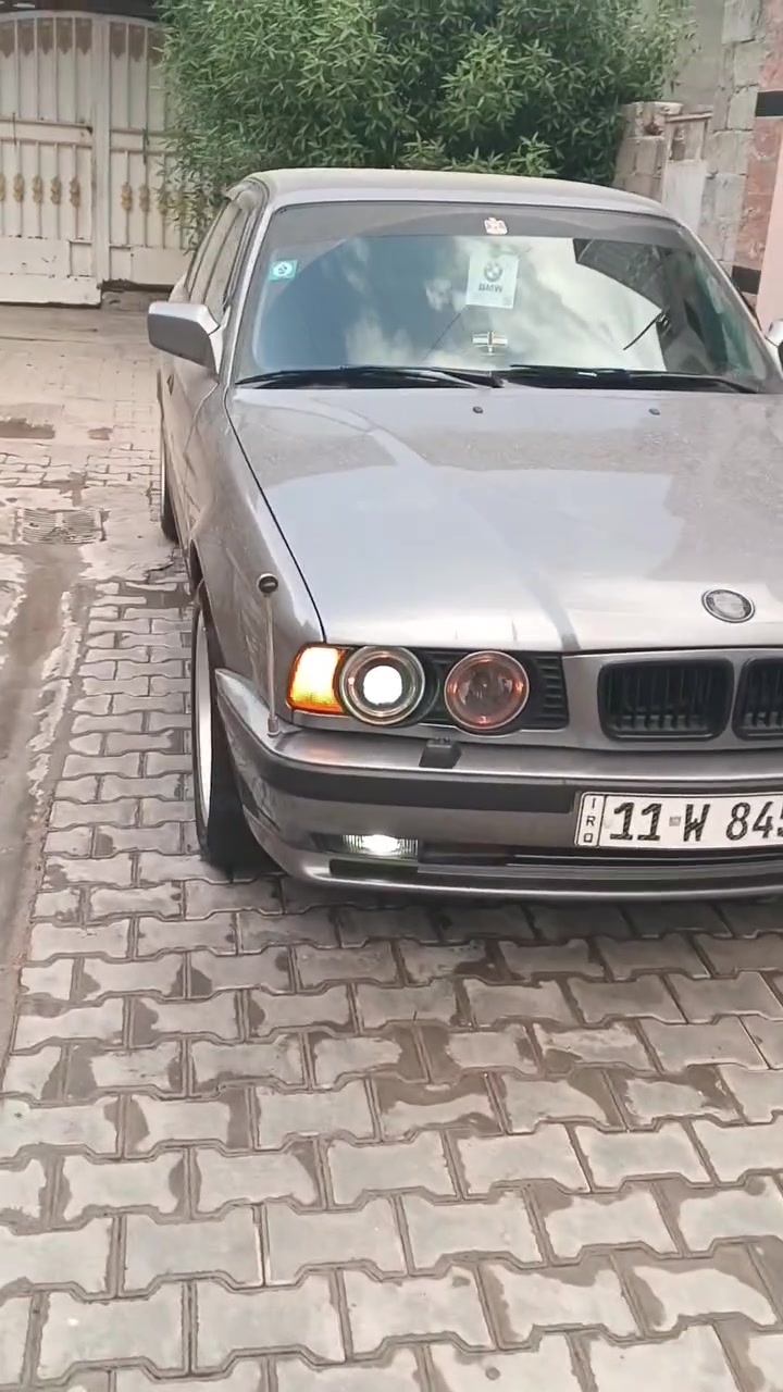 بي إم ٥٢٥ • ١٩٩٢ • الزعفرانيه
