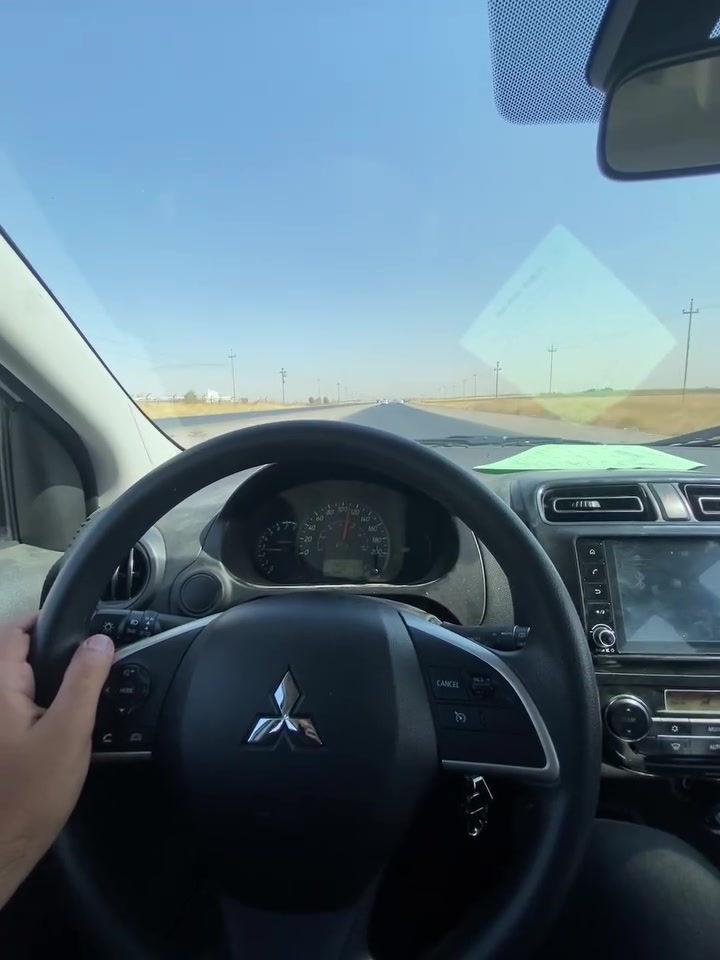 ميراج ٢٠٢٤
ماشية ١٠ الف 
مواصفاتها حلوه 
تحكم استيرن ، تثبيت سرعة ، شاشه كبيرة ، تدفئة كشنات ، 
مرقم أربيل صارلها يومين يعني سنوية وهزه فحص جديد تريد تحويل او وكالة بعيني 
بيها جامرلغ سايق مضروبه وراجعه عالبارد بس تصليحها مو حلو بس بدون دواخل بدون شواصي ايرباكات سليمة 
وجامرلغ سكن بيها تعديل بارد قليل جداً 
كير محرك شرط 
سعرها ٩٠ بيها مجال شي قليل 
*********** ومتواجد واتساب ومحادثة الفيس 
مكاني كركوك
