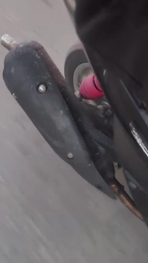 السلام عليكم سكنس فحل كابريتر مكينه .5 58 مثل ما موضحه بل فديو للبيع ال اشاير لد و البكلايت لد و الماصده زنون ابو المروحه يعني دراجه مرتبه مثل ما موضحه بل فديوهات و صالنصه رياضي املل وزه بوشه وحده سعرها 550 وبيها مجال حك الجيه مكاني حي اور التواصل خاص او على الرقم ***********
