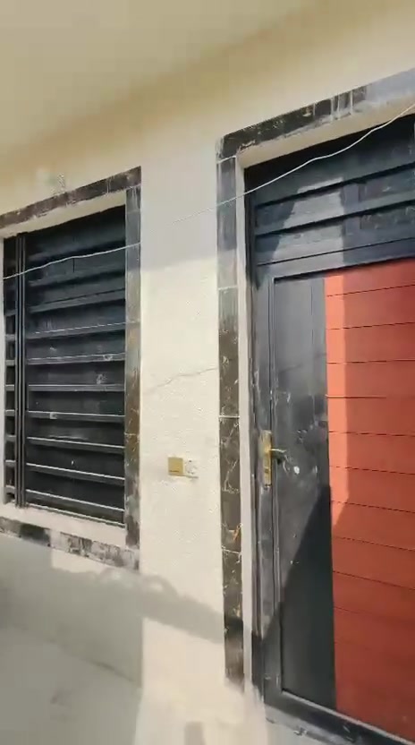للبيع مشتملات طابو زراعي سند 25 ملك صرف عدد 4 مساحة كل واحد 65م طابقين العنوان بغداد بوب الشام بستان بشارالسواري للتواصل***********
