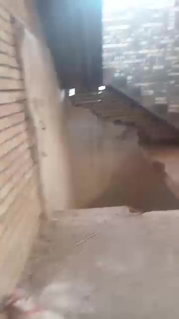 سلام عليكم ورحمة الله وبركاته بيت للبيع طابقين الاول كامل و الثاني بس هيكل نفس ما موضح بالفيديو 
المساحة 150
 الموقع المحمودية حي بدر 
التواصل على الرقم التالي ***********