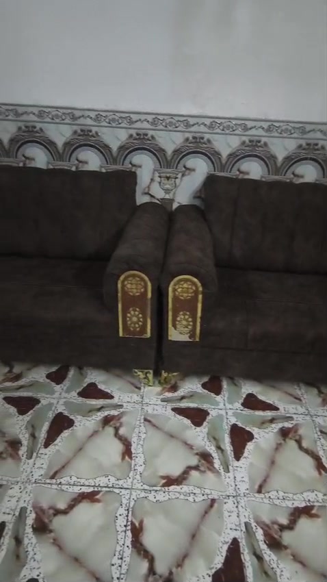 قنفات للبيع السع450
 مستخدمات شي قليل 
ديوان كامل وبي مجال لل شراي 
مكاني واسط قضاء صويره 
شارع المطر
