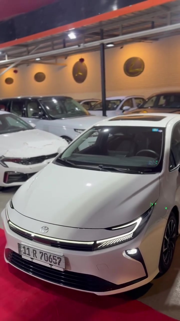 🚘 TOYOTA COROLLA HEV 2026 مستخدم 😍
فول مواصفات 1/1 ⚡️
أناقة تويوتا + اقتصاد الهايبرد + تجهيزات متكاملة 👌

💰 السعر: 28.350.000
عداد المشي:4000KM

✨ التجهيزات: ✅ نظام هايبرد HEV
✅ فتحة سقف
✅ داخل جلد أسود أصلي
✅ بصمة تشغيل + دخول ذكي
✅ رادار أمامي + تحديد مسار
✅ مثبت سرعة
✅ شاشة + كاميرا خلفية
✅ شاشة عدادات إلكترونية
✅ شاحن هاتف
✅ تحكمات بالمقود
✅ مرايا كهربائية
✅ تبريد قطعتين
✅ Auto Hold
✅ هاند بريك إلكتروني
✅ 10 Airbags
✅ لايت زينون + عدسات

⚡ اقتصاد بالوقود، مواصفات عالية، واعتمادية تويوتا المعروفة.

📍 شركة دايموند لتجارة السيارات
بغداد – الكرادة – مقابل مستشفى الواسطي

☎️ للحجز والاستفسار:
***********
***********

#دايموند_لتجارة_السيارات #تويوتا #كورولا #كورولا_2026 #كورولا_هايبرد #Toyota #ToyotaCorolla #Corolla2026 #CorollaHEV #Hybrid #ToyotaIraq #سيارات_بغداد #سيارات_العراق
