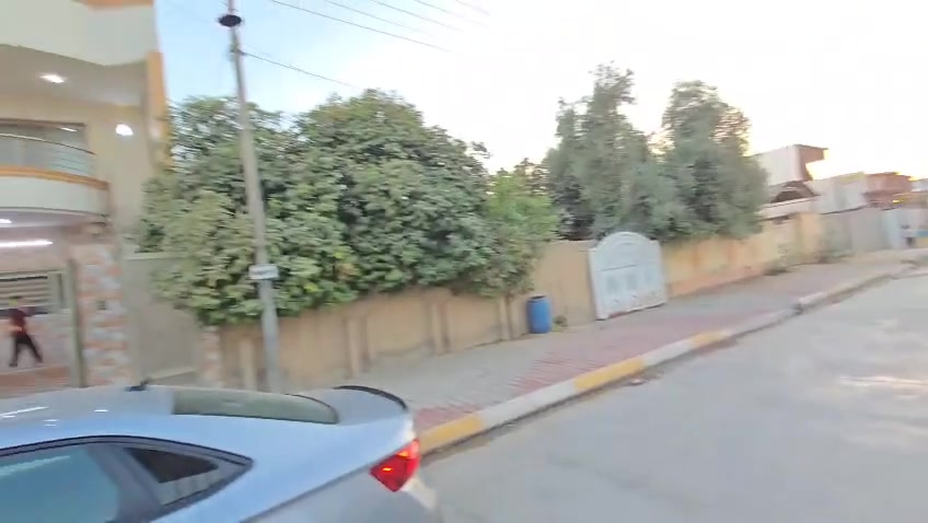 السلام عليكم ورحمه الله وبركاته
بيت طابو للبيع مساحتة ٣٠٠ متر مربع 
البيت طابقين الطابق الاول مساحتة ٣٠٠متر 
يحتوي على ثلاثة غرف واستقبال جبير ومطبخ وهول جبير
والطابق الثاني بي مشتملين معزولات عزل كامل 
وكل مشتمل يحتوي على غرفتين ومطبخ واستقبال وصحيات وكل مشتمل بي غرفة وبيتونة خاصة بي 
الشارع عشرين 
المنطقه راقية جداً 
للعلم البيت طابو جديد 
غرامات صفر 
ماء وكهرباء مسدد كامل ومصفر 
البيت ما مطلوب ولا دينار 
البيت بأسمنا شرط التحويل والغرامات 
المكان كركوك القادسية الثانية مقابل حلويات الشام 
السعر ٢٥٥ وبي مجال 
***********
***********
