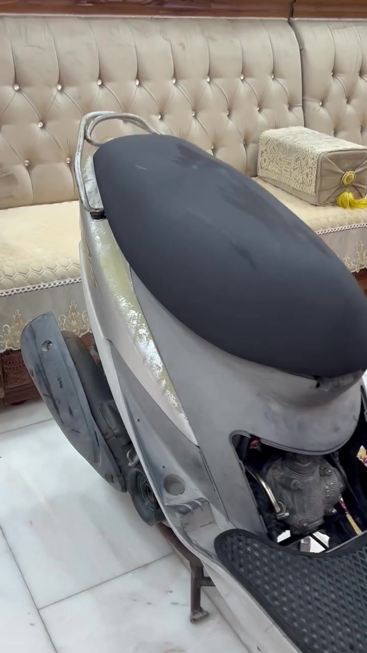 سلام عليكم اعاده نشر بسبب الوعود الكاذبه دراجه مكفوله محرك وكهربائيات والنظافه كدامك *********** بس الشراي ايخابر مكان الدراجه حله حي الجزائر

