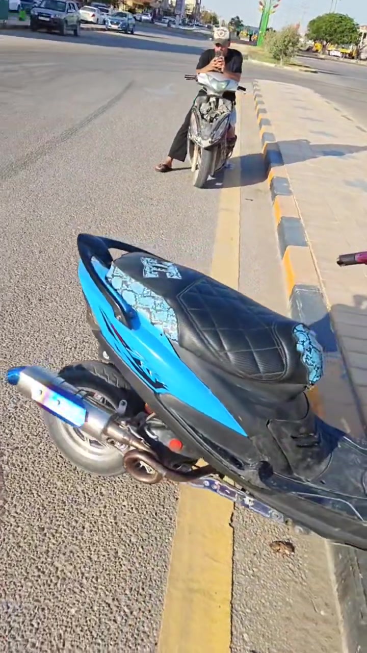 السلام عليكم
ماكس عدلة مكينتها 55
مزودة للاخير 
كلجات جيسو
صالنصة حلزوني
راجع اصلي 
دبل رياضي
عقل رياضي
ستاند
ويالة رياضي اصلي
قبق فلاوين 
فج اصلي
كلشي بيها مزود 
وسعرها مناسب ***********
نجف

