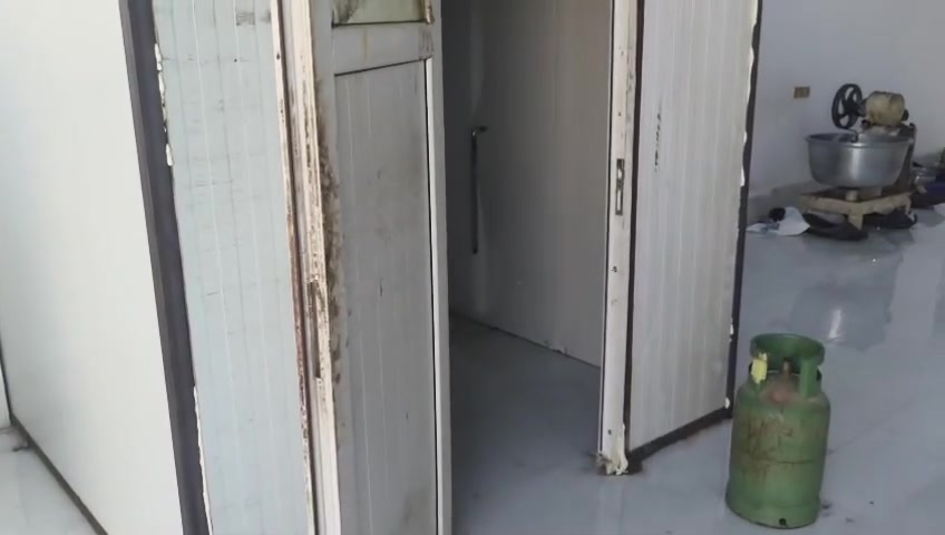 سلام عليكم يوجد فرن صمون كهربائي للبيع لموقع ٦كيلو مكلف بل نشر ***********
