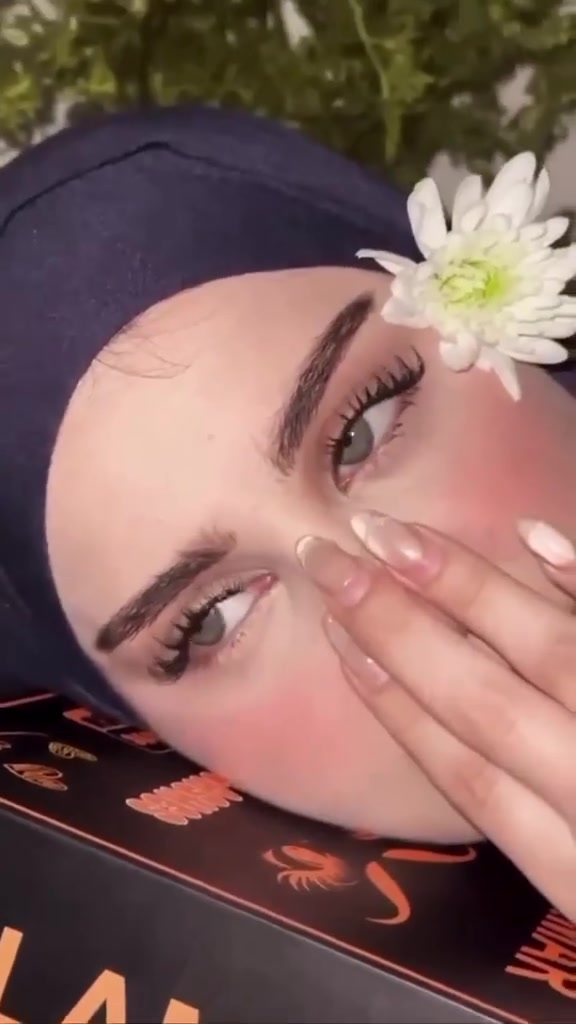 بنات حبيباتي جبتلكم بيج حلووو 😍✨
للّي تحب العدسات وتحب تغيّر لوك عيونها وتطلع بإطلالة مرتبة وجذابة 👀🤎

بيج @lumi_lensess 
مختص بالعدسات، عندهم ألوان تجنن وتشكيلة حلوة لكل الأذواق 😍🫶🏻

فإذا محتارة وين تلكين  عدسات حلوة ومرتبة، دخلوا على بيجهم وشوفوا الألوان بنفسكم 🌷

تابعوهم وخلي عيونكم تحچي عن جمالكم 😍✨
