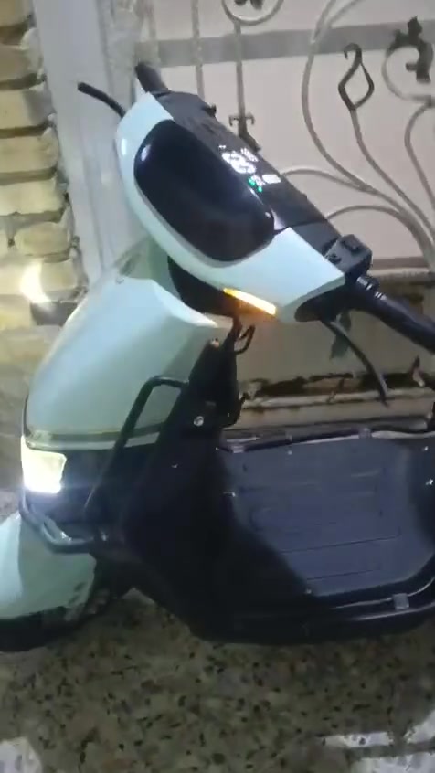 دراجه شحن للبيع
للبيع ب 650 وبيه مجال حك جيه 
للتواصل ***********
نوع مارتكس 25 
دراجه كامله مـكمله 💕
بطاريات جدد علفحص 💝
نظام لR 
نظام 3 سرعه بيه شلعه قويه 100 سرعته 
تمشيك 80 ال 70 كيلو🎌
دراجه كامل غراضه نقص فقط جاملغ وره 🔴
مكاني نجف قرب مدينت العاب السلام📍
