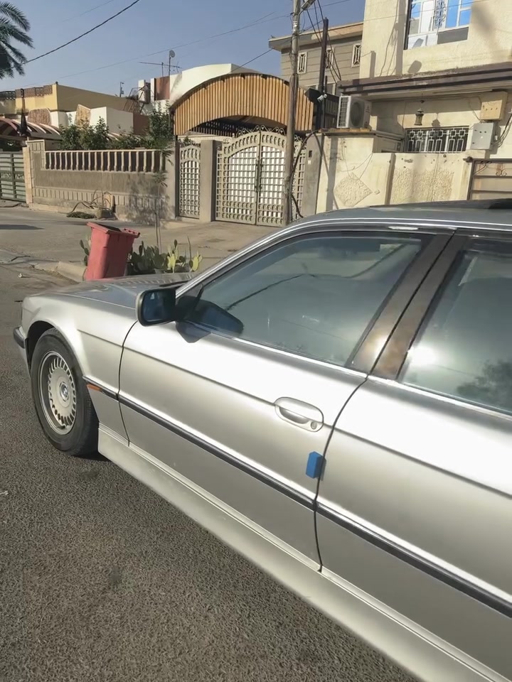 خفاش 744
موديل ١٩٩٨محدث بجم٢٠٠٠
دبل جام 
كير تبترونك 
شاشه قلاب 
مري كهرباء 
ستيرن كهرباء 
غرفه كلش نضيفه لاشك لا شي 
بدون ضربه صبغ جماليه فقط 
بغداد شروع وطني 
سياره يرادلها ترتيبات قليله
***********
