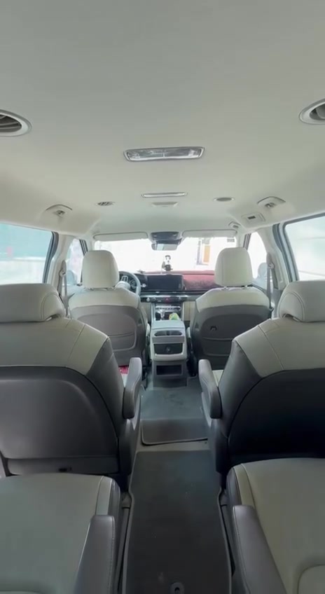 🔹 كيا كارنيفال (Kia Carnival) - للبيع 🔹
🔹 الموديل: 2023
🔹 عدد المقاعد: 9 راكب
🔹 المسافة المقطوعة: 66 ألف كم
🔹 نوع الوقود: بنزين وغاز بلادي من الشركة
🔹 الرقم: بغداد (جاهزة للتحويل)
🔹 الوضع العام: محرك وجير مكفولات، القشر  بيه طخات بسيطة بدون ضرر 
المواصفات 
🔹 داخلية جلد لونين (بيج x رصاصي) بحالة ممتازة
🔹 3 صفوف مقاعد (9 راكب مساحة واسعة)
🔹 شاشة كبيرة + كاميرا خلفية + حساسات
🔹 تكييف سنترال كامل واصل لكل الصفوف
🔹 أنظمة قيادة متعددة (Smart Mode)
🔹 نظام Auto Hold + بريك إلكتروني
🔹 تحكم شاشة وديكورات حديثة
🔹 السيارة جاهزة للاستخدام وما تحتاج أي مصاريف ميكانيكية
🔹 السعر: 275 ورقة ($27,500)
🔹 المكان: ديالى / بعقوبة
🔹 للتواصل والاستفسار: ***********
